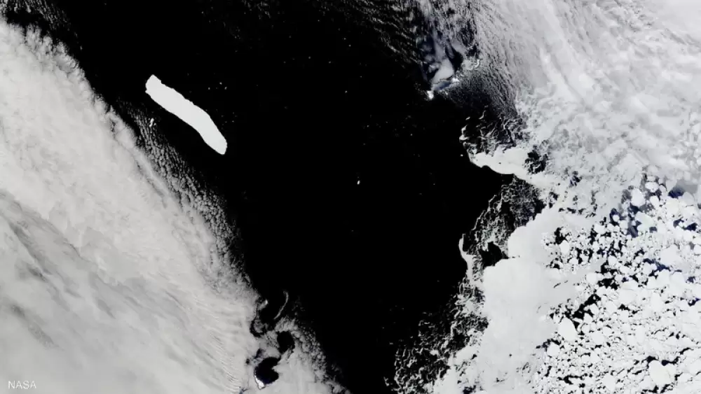 أكبر جبل جليدي في العالم يدخل "الممر الخطير"